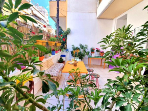 Casa Bonita, House with Private Entrance and Garden, between center and sea